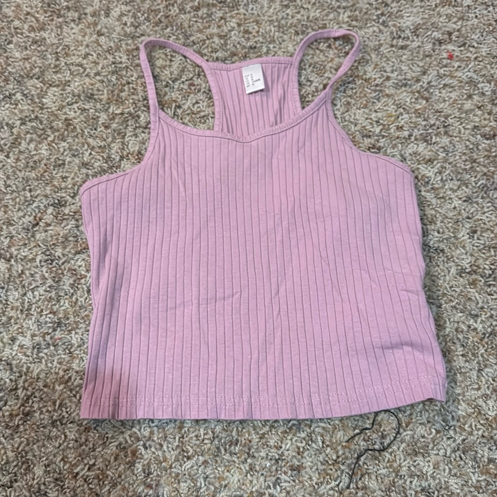 pink tank top